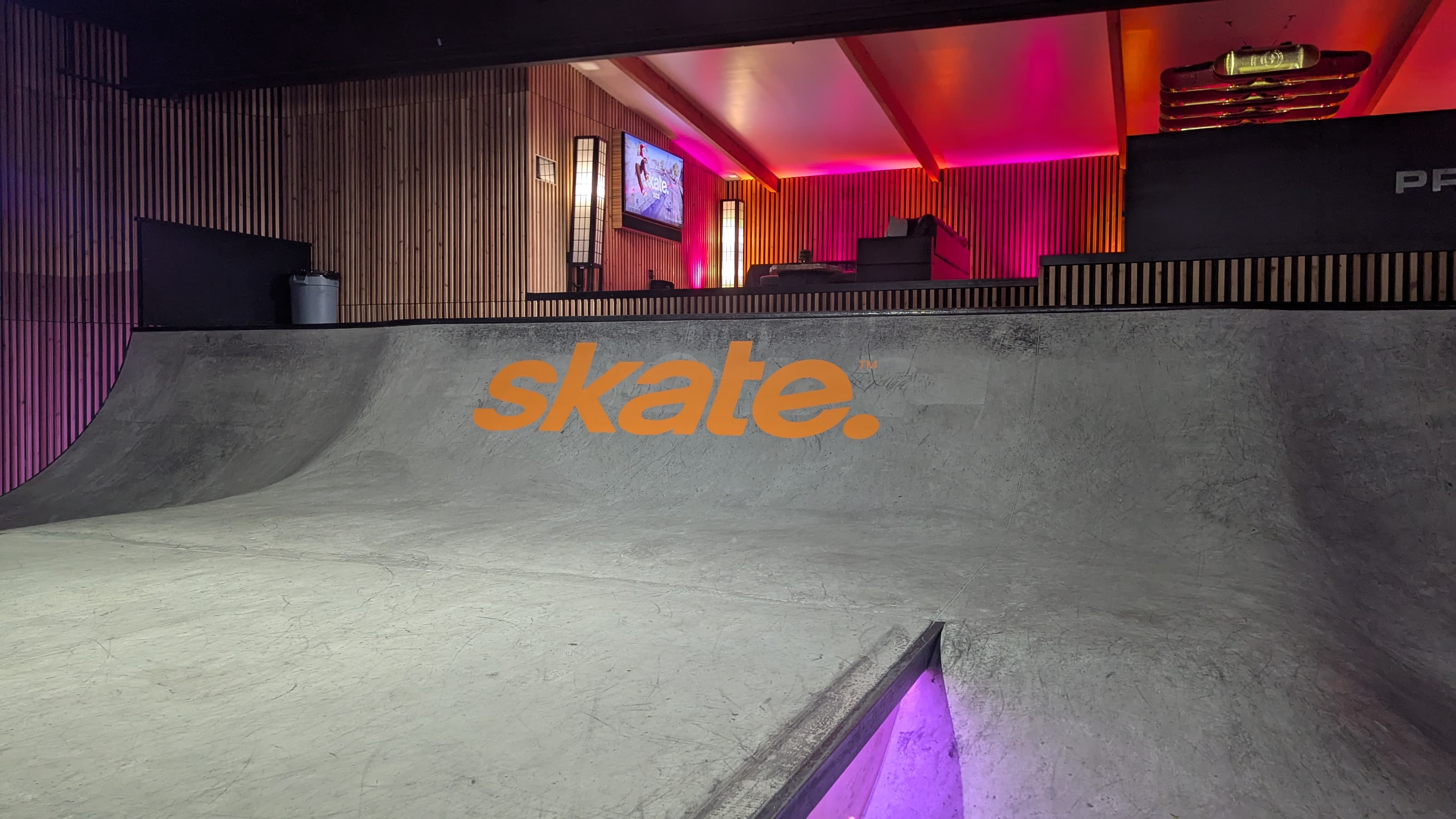 EA SKATE - Lanzamiento Isle of Grom x Nike